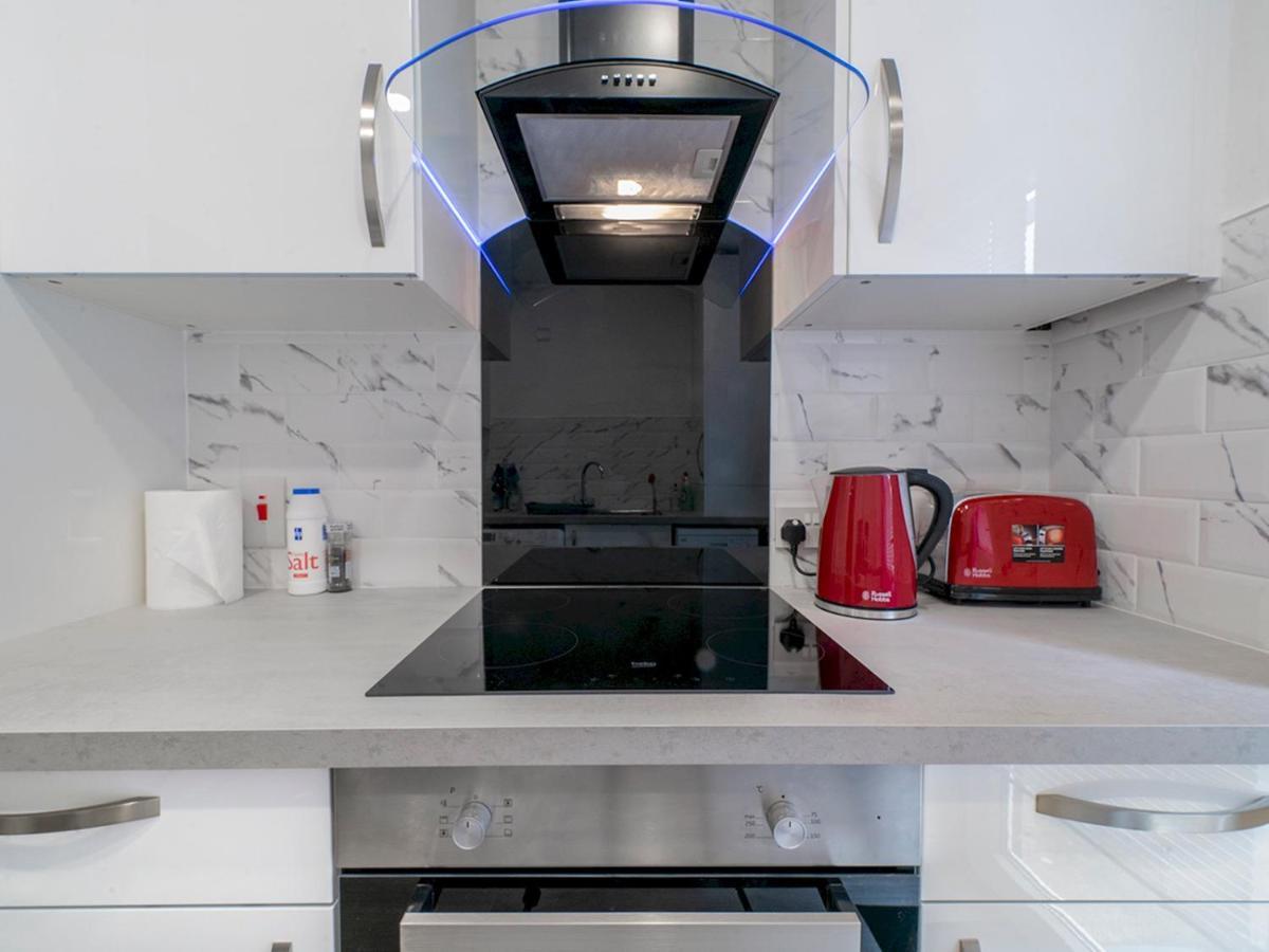 Pass The Keys - Bright & Airy 2Br 2Bath Apt In Perfect Location بلفاست المظهر الخارجي الصورة